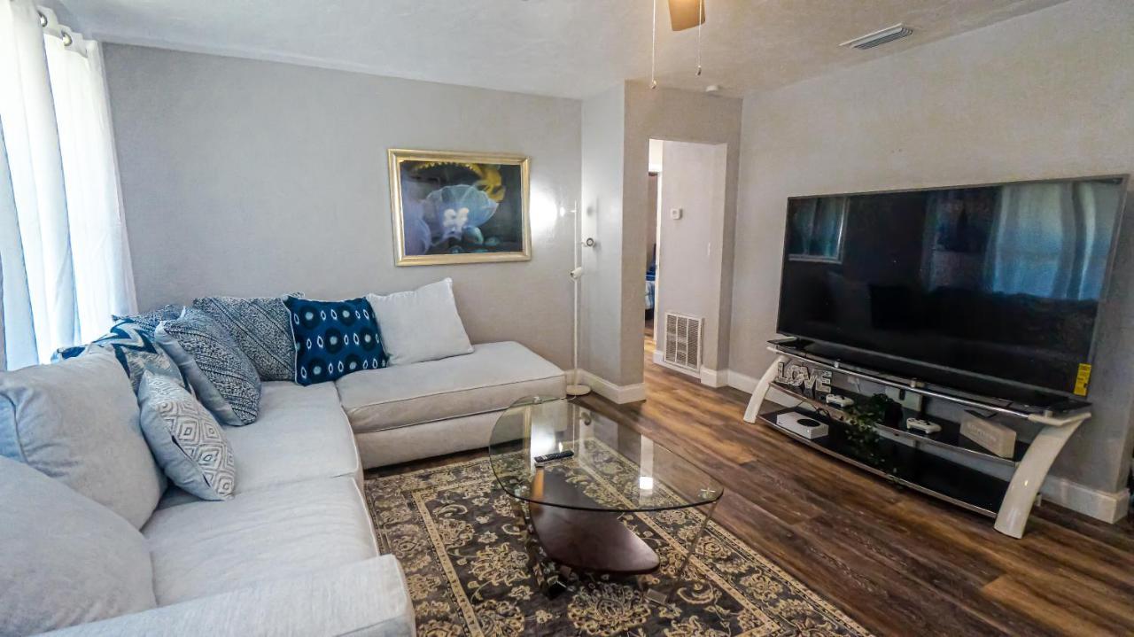 Elegant Cozy Oasis On A Traffic Free Street Villa เคลียร์วอเตอร์ ภายนอก รูปภาพ
